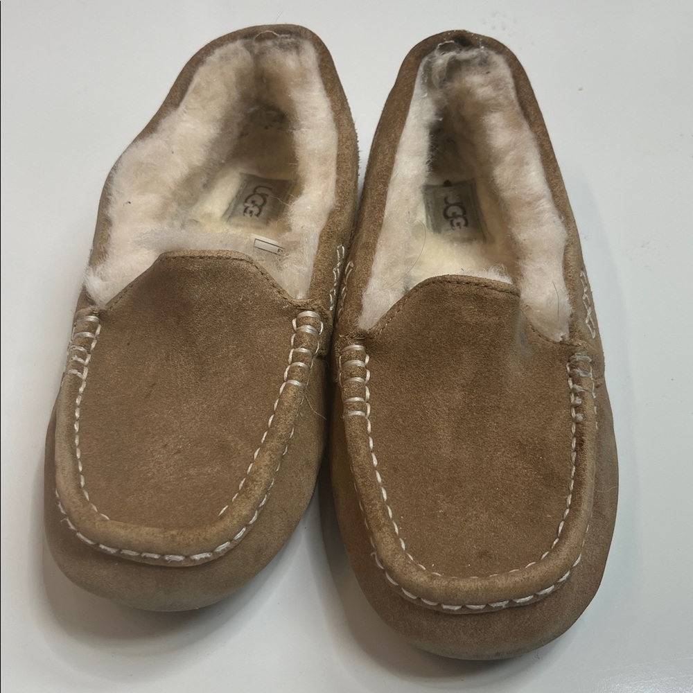 Ugg Ansley Moccasin Slippers Size 8
